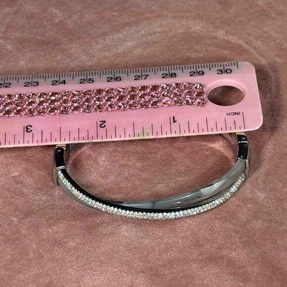 Michael Kors Silver-Tone & Gray Marbled Twisted Bangle Bracelet - Picture 9 of 9